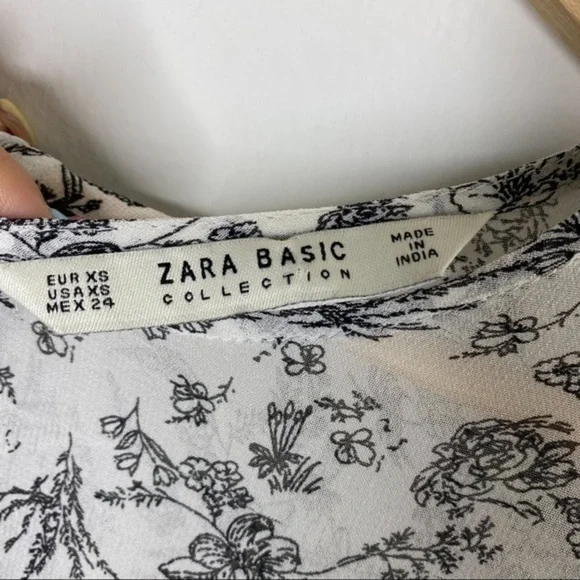 Zara floral sheer with sequence accent bell sleeves top blouse - Picture 6 of 9